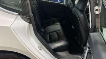 TESLA MODEL 3 Model 3 Standard Range + 4dr