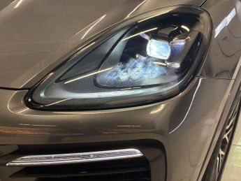 PORSCHE CAYENNE 3.0 Cayenne V6 E-Hybrid Auto 4WD 5dr