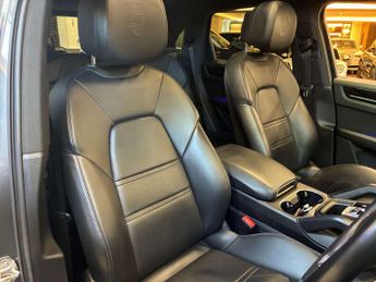 PORSCHE CAYENNE 3.0 Cayenne V6 E-Hybrid Auto 4WD 5dr