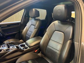 PORSCHE CAYENNE 3.0 Cayenne V6 E-Hybrid Auto 4WD 5dr