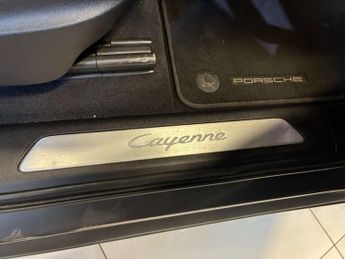 PORSCHE CAYENNE 3.0 Cayenne V6 E-Hybrid Auto 4WD 5dr