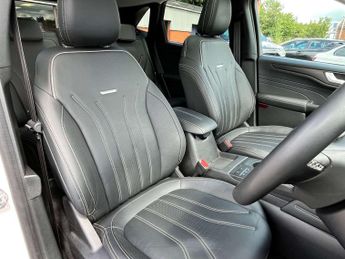 FORD KUGA 2.5 Kuga Vignale PHEV CVT 5dr