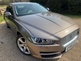 Jaguar XE 2.0 XE Portfolio D AWD Auto 4WD 4dr