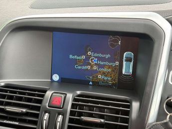 VOLVO XC60 2.4 XC60 R-Design Luxury Nav D4 AWD Auto 4WD 5dr