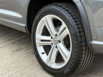 Volkswagen Tiguan 2.0 Tiguan R-Line Edition TDI BlueMotion Technology 4Motion Semi