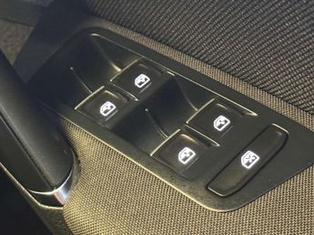 Volkswagen GOLF 2.0 Golf GTi TSi Semi-Auto 5dr
