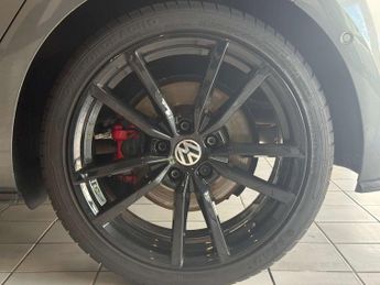 Volkswagen GOLF 2.0 Golf GTi TSi Semi-Auto 5dr