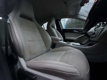 MERCEDES-BENZ A-CLASS 1.8 A180 BlueEfficiency Sport CDi Auto 5dr