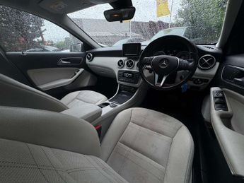 MERCEDES-BENZ A-CLASS 1.8 A180 BlueEfficiency Sport CDi Auto 5dr