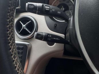 MERCEDES-BENZ A-CLASS 1.8 A180 BlueEfficiency Sport CDi Auto 5dr