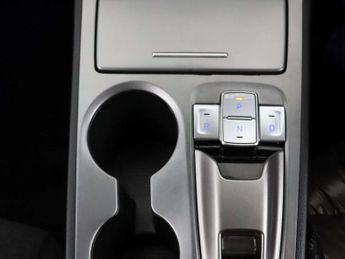 Hyundai KONA 39kWh Premium SUV 5dr Electric Auto (10.5kW Charger) (136 ps)