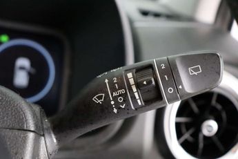 Hyundai KONA 39kWh Premium SUV 5dr Electric Auto (10.5kW Charger) (136 ps)