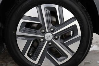 Hyundai KONA 39kWh Premium SUV 5dr Electric Auto (10.5kW Charger) (136 ps)