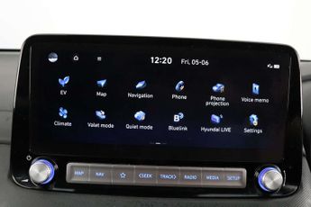 Hyundai KONA 39kWh Premium SUV 5dr Electric Auto (10.5kW Charger) (136 ps)