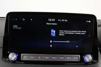 Hyundai KONA 39kWh Premium SUV 5dr Electric Auto (10.5kW Charger) (136 ps)
