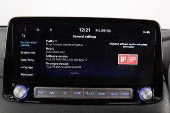 Hyundai KONA 39kWh Premium SUV 5dr Electric Auto (10.5kW Charger) (136 ps)