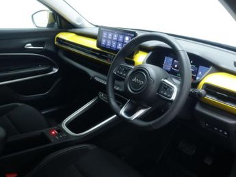 JEEP Avenger 54kWh 1st Edition SUV 5dr Electric Auto (156 ps)