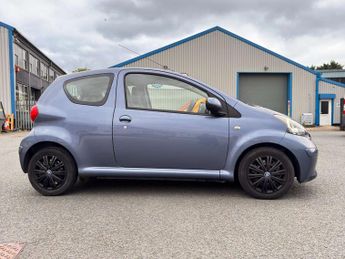 TOYOTA AYGO 1.0 VVT-i Blue Hatchback 3dr Petrol MultiMode Euro 4 (67 bhp)
