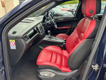 PORSCHE MACAN 3.0 Macan S D Semi-Auto 4WD 5dr