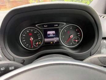 Mercedes-Benz B-CLASS 1.5 B 180 AMG Line Premium D Auto 5dr