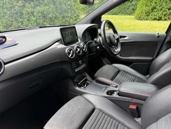 Mercedes-Benz B-CLASS 1.5 B 180 AMG Line Premium D Auto 5dr