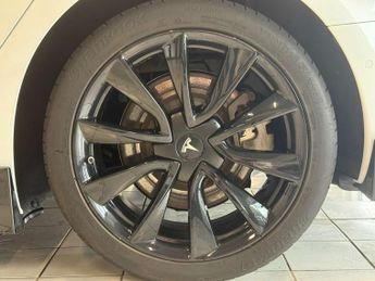 TESLA MODEL 3 Model 3 Long Range AWD 4WD 4dr