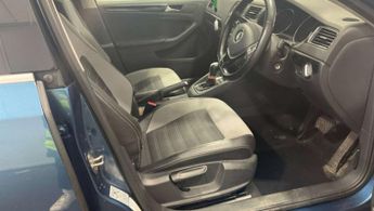 VOLKSWAGEN JETTA 1.4 Jetta GT BlueMotion Technology TSi Semi-Auto 4dr