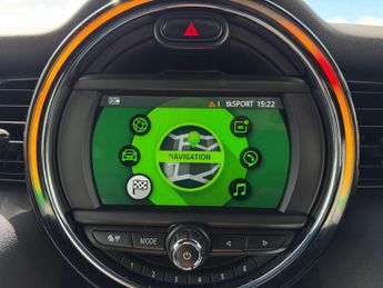 MINI HATCH 1.5 Cooper Sport Auto 3dr
