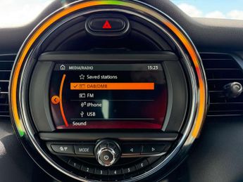 MINI HATCH 1.5 Cooper Sport Auto 3dr