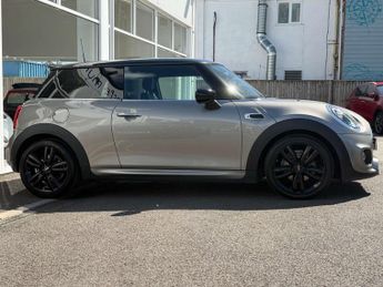 MINI HATCH 1.5 Cooper Sport Auto 3dr