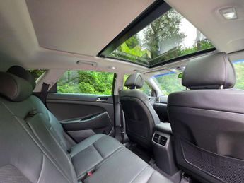 HYUNDAI TUCSON 1.7 Tucson Premium SE Blue Drive 2WD CRDi Semi-Auto 5dr