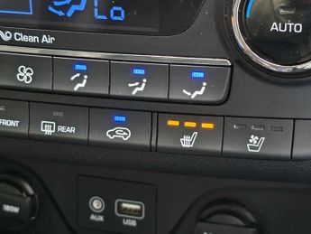 HYUNDAI TUCSON 1.7 Tucson Premium SE Blue Drive 2WD CRDi Semi-Auto 5dr