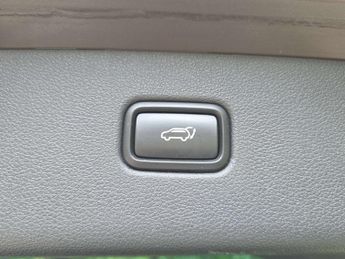 HYUNDAI TUCSON 1.7 Tucson Premium SE Blue Drive 2WD CRDi Semi-Auto 5dr