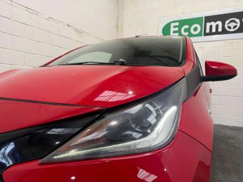 Toyota AYGO 1.0 VVT-i x-play x-shift Euro 6 5dr