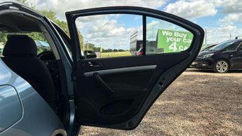 SKODA OCTAVIA 1.6 FSI Ambiente Hatchback 5dr Petrol Tiptronic Euro 4 (115 bhp)