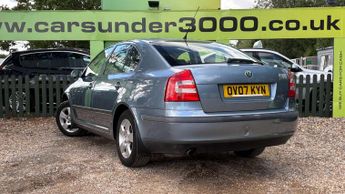 SKODA OCTAVIA 1.6 FSI Ambiente Hatchback 5dr Petrol Tiptronic Euro 4 (115 bhp)