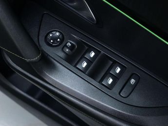PEUGEOT E-2008 50kWh GT SUV 5dr Electric Auto (7kW Charger) (136 ps)