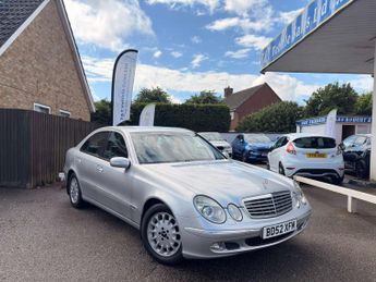 Mercedes E Class 2.1 E220 CDI Elegance Auto 4dr