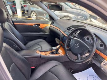 MERCEDES E-CLASS 2.1 E220 CDI Elegance Auto 4dr