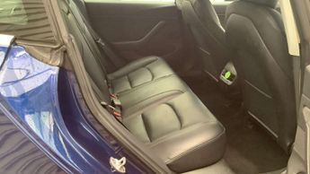 TESLA MODEL 3 Model 3 Standard Range + 4dr