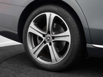 MERCEDES-BENZ E-CLASS 2.0 E 220 D SE Auto 4dr