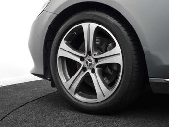 MERCEDES-BENZ E-CLASS 2.0 E 220 D SE Auto 4dr