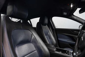 JAGUAR XE 2.0 XE R-Sport Auto 4dr