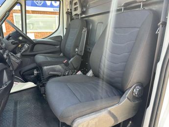 Iveco Daily 2.3D HPI 12V 35S 3520 Panel Van 5dr Diesel Manual MWB H1 Euro 6 