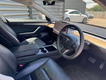 TESLA MODEL 3 Model 3 Standard Range + 4dr