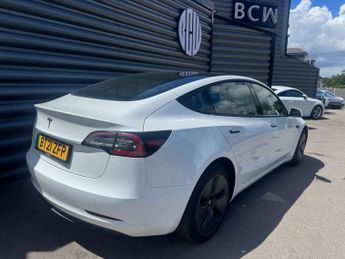 TESLA MODEL 3 Model 3 Standard Range + 4dr