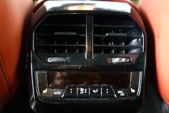 BMW iX M60 111.5kWh SUV 5dr Electric Auto xDrive (619 ps)
