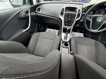 Vauxhall Astra 1.6 16v SRi Hatchback 5dr Petrol Auto Euro 5 (115 ps)