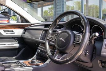 JAGUAR XF 3.0d V6 Portfolio Sportbrake 5dr Diesel Auto Euro 6 (s/s) (300 p