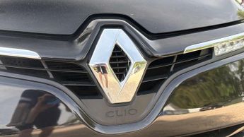 RENAULT CLIO 1.5 dCi Dynamique S MediaNav Hatchback 5dr Diesel EDC Euro 5 (90